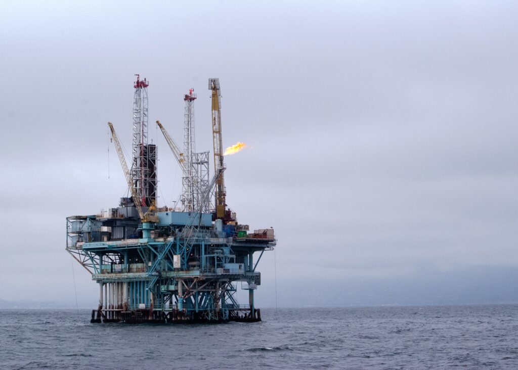 Plataforma de petróleo off-shore.